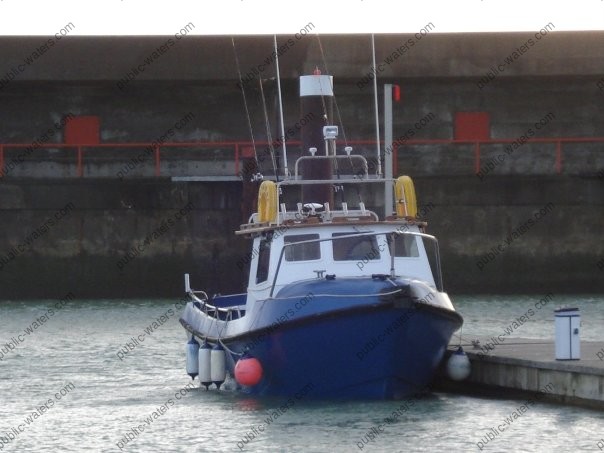 fishing-boat-in-mariner