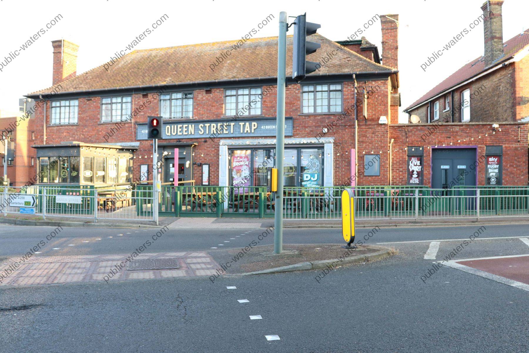 Queen Street Tap Pub for drinks and food in Deal, Kent.